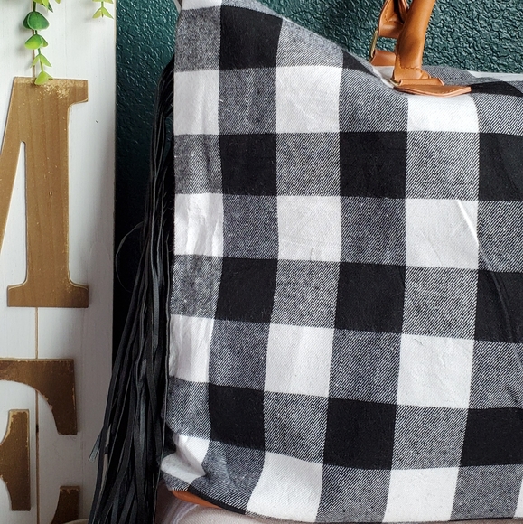 Black Buffalo Plaid Print Fringe Weekender… - Picture 2 of 3